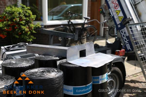 Dakbedekkingsmateriaal en dakgoot onderdelen in Beek en Donk Dakbedekkingsmateriaal en dakgoot onderdelen in Beek en Donk