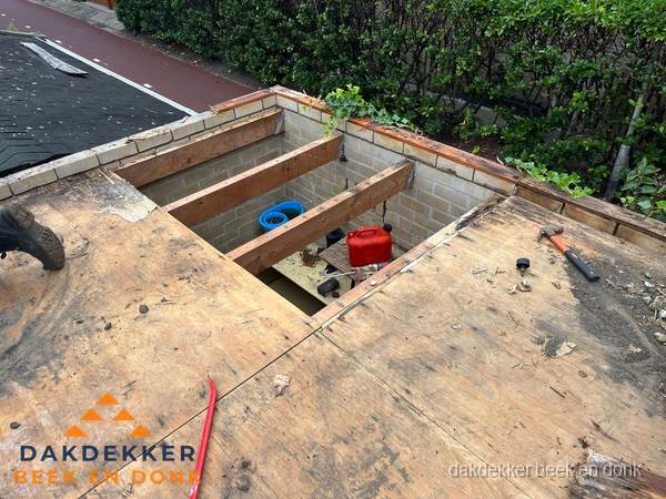 Plat dak vervangen met open constructie in Beek en Donk Plat dak vervangen met open constructie in Beek en Donk