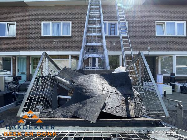 Kosten dakreparatie: dakschade aan flatgebouw in Beek en Donk Kosten dakreparatie: dakschade aan flatgebouw in Beek en Donk