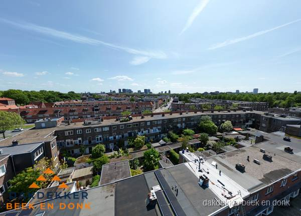 Luchtfoto van daken en dakgoten in Beek en Donk