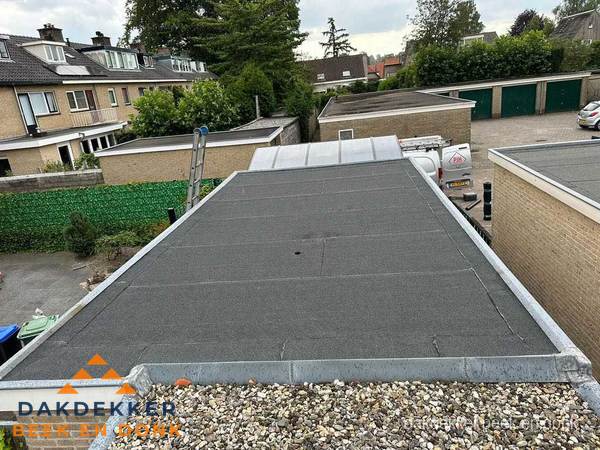 Dakinspectie plat dak na renovatie in Beek en Donk