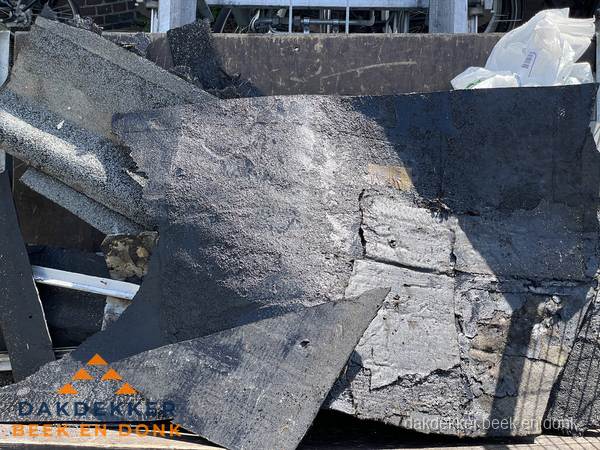 Kosten dakrenovatie: afvoer oud dakmateriaal in Beek en Donk Kosten dakrenovatie: afvoer oud dakmateriaal in Beek en Donk